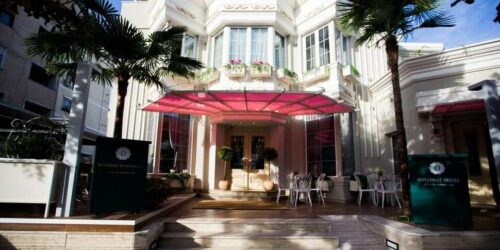 Tirana voor €399? Ontdek Albanië vanuit dit centraal hotel