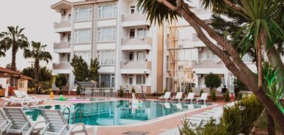 Side voor €319! Geniet aan het zwembad & strand